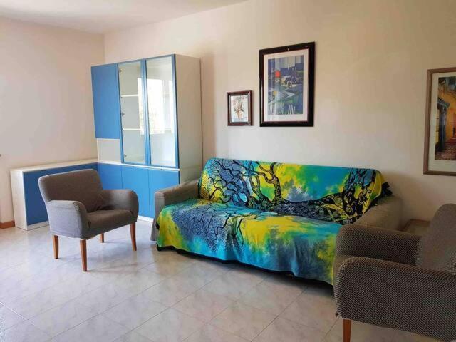 With Terrace & Free Parking - 3 Minutes From Apartment